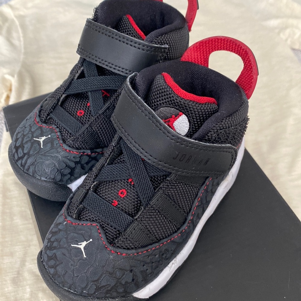 Jordan six rings- size 5C- Cm 11- Eur-21-Uk 4.5